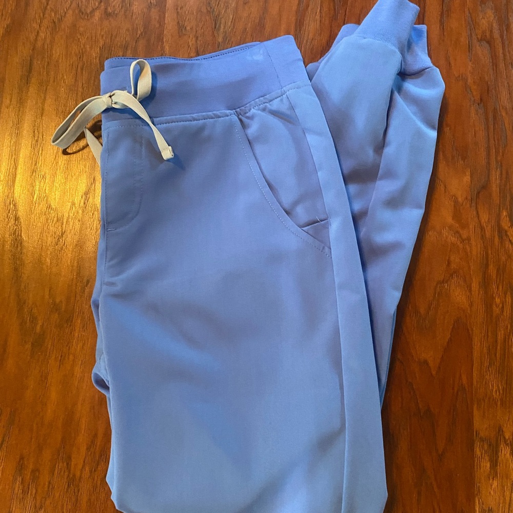NWOT Figs scrubs Ceil joggers